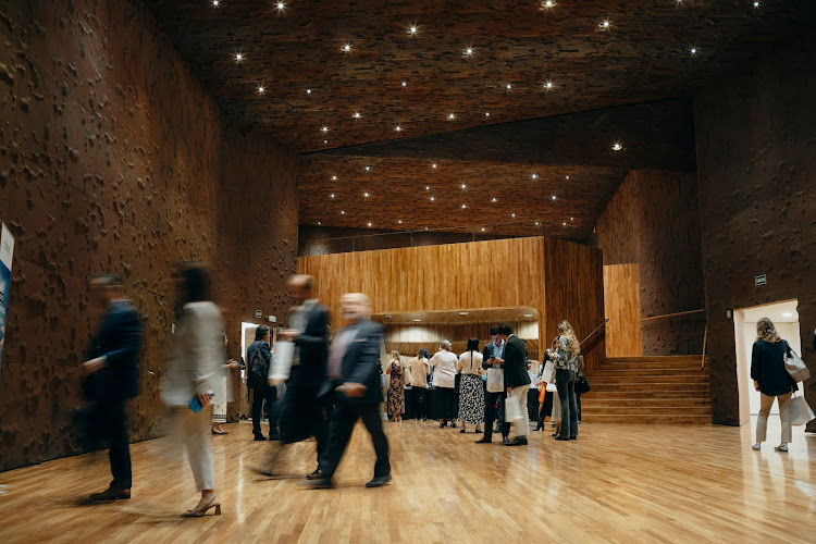 We are SAMA // Fotografía de eventos corporativos y retratos para empresas