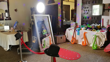 Magic Events VIP Espejo Mágico Fotomatón - Opiniones y contacto Magic Events VIP Espejo Mágico Fotomatón - Opiniones y contacto