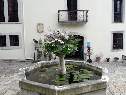 Palacio Conde de Toreno - Opiniones y contacto Palacio Conde de Toreno - Opiniones y contacto